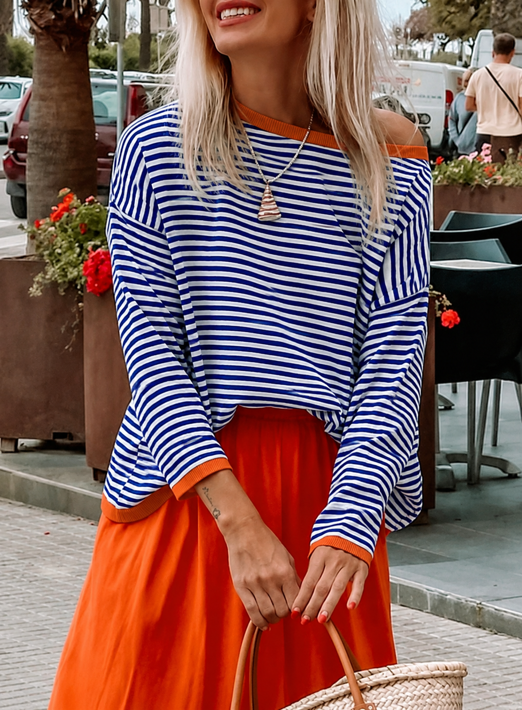 Women's Oversized Striped Sweatshirt with Contrast Trim