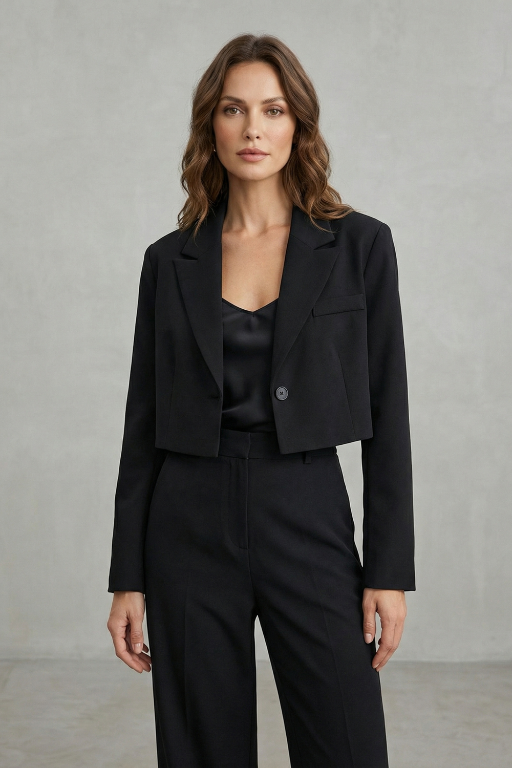 Chic Cropped Silhouette Blazer