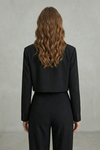 Chic Cropped Silhouette Blazer