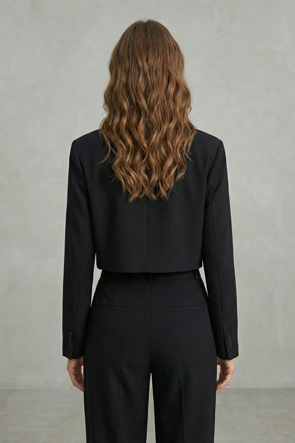Chic Cropped Silhouette Blazer