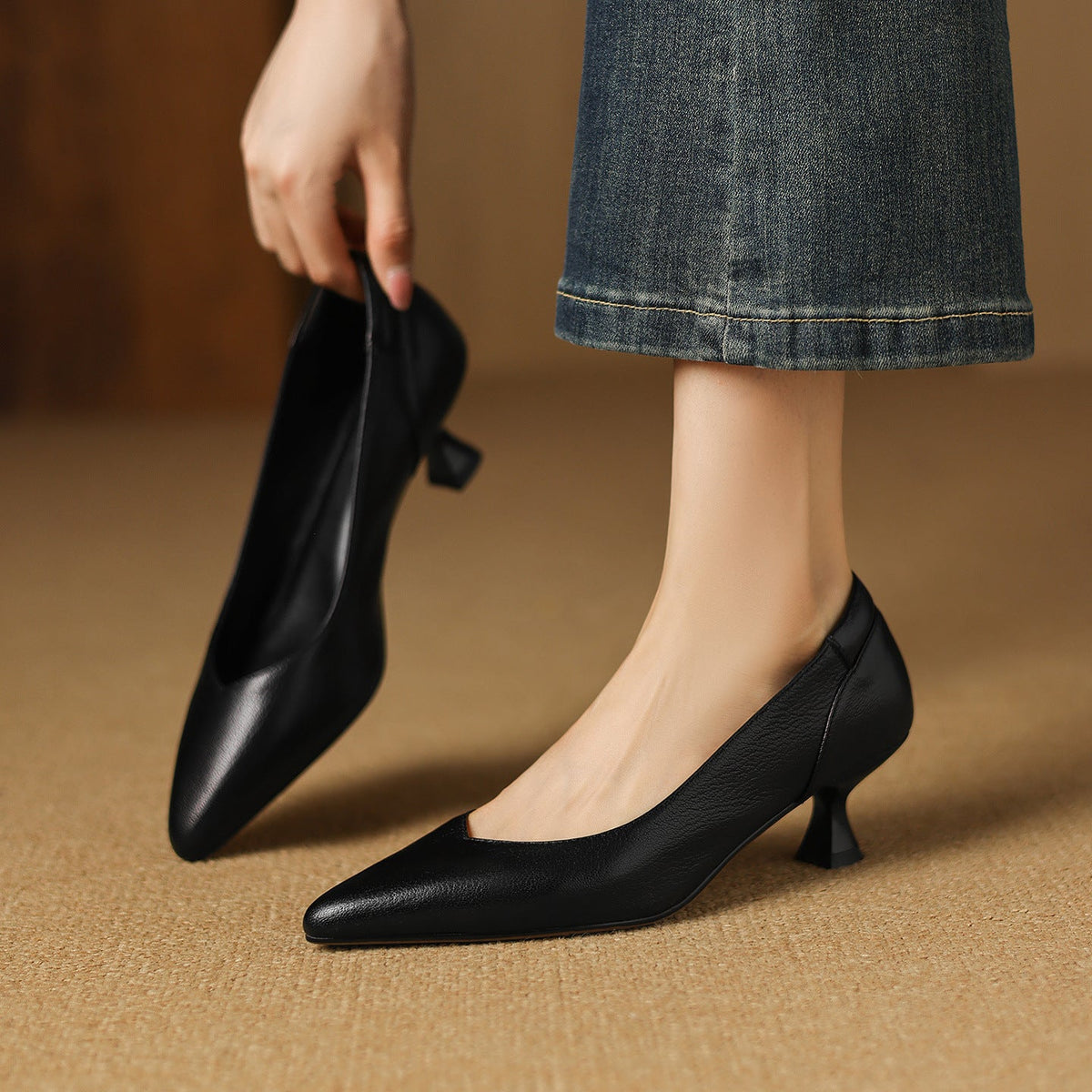 Lunare Sculpt Leather Pumps