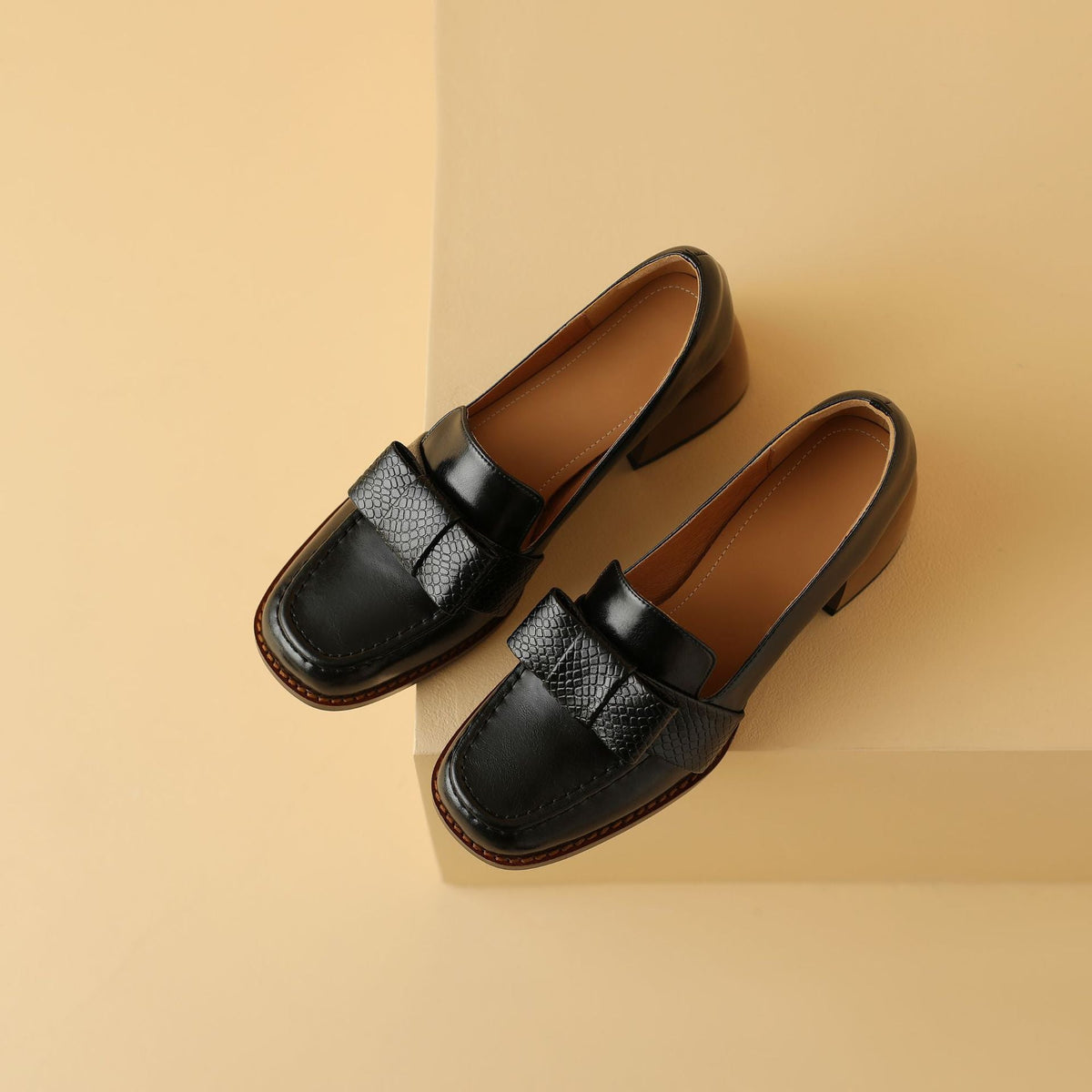 Velmora Bow Leather Loafer Pumps