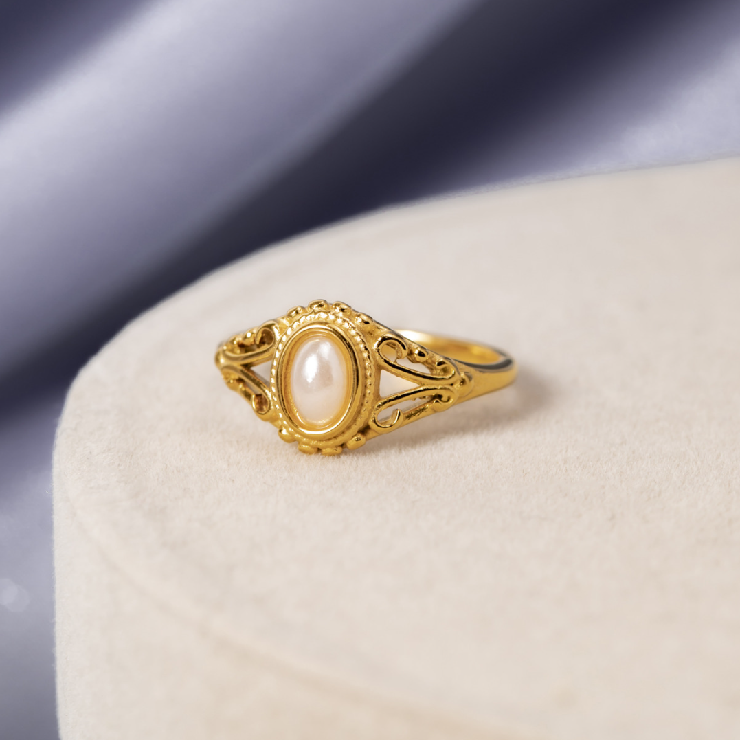Vintage Royal Ring